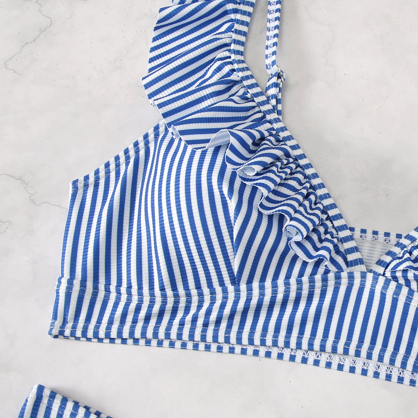 Fresh And Retro Striped Split Small Chest Bikini Vacation Swimwear